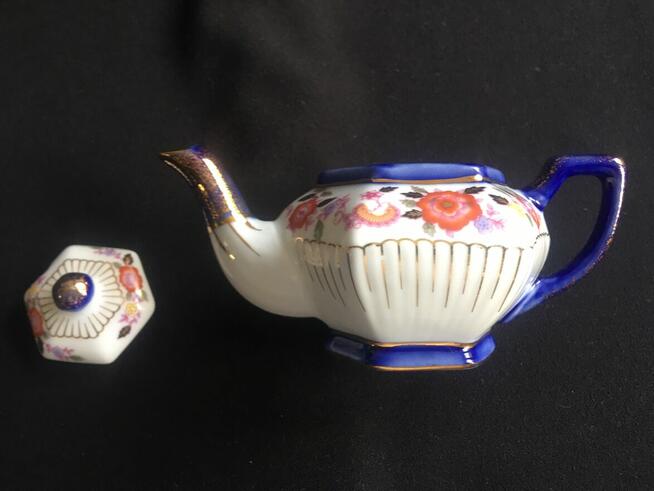 Stary imbryk dzbanek mini porcelana The Quenns Collection