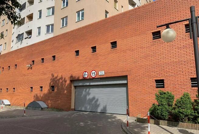 Parking Garaż Trzy Wieże, ochrona+monitoring, ul. Ostrobrams