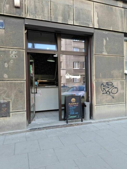 Pizzeria, odstąpie działający lokal na wynos i dowóz.