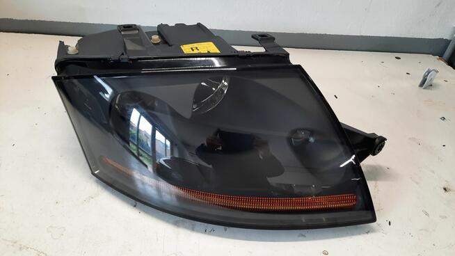 Reflektor PRAWY AUDI TT 8N  98-06