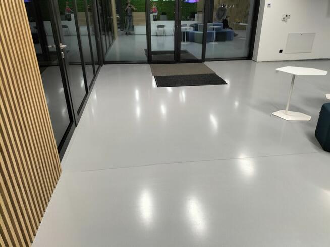 Profesjonalna ekipa remontowa – Gard House