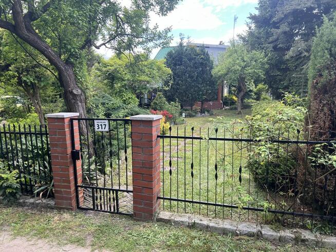 Działka rekreacyjna z domkiem.