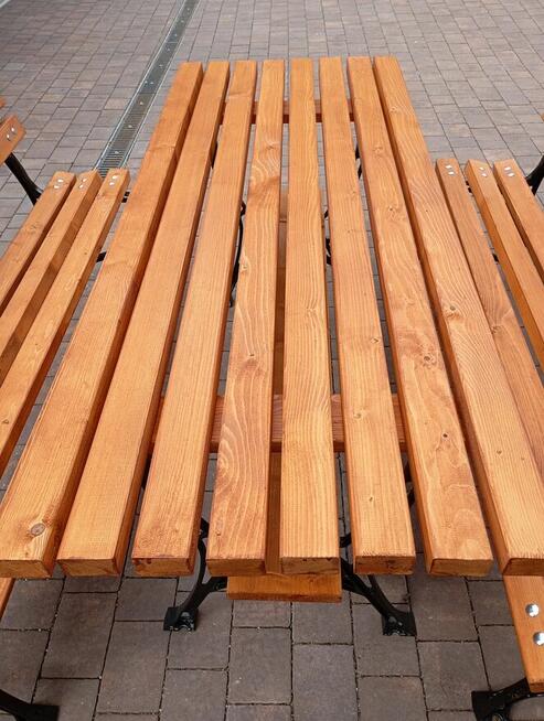 Komplet mebli ogrodowych ładny i solidny na lata