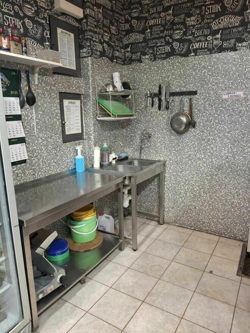 Pizzeria, odstąpie działający lokal na wynos i dowóz.