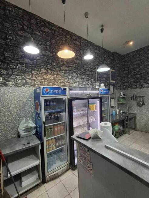 Pizzeria, odstąpie działający lokal na wynos i dowóz.