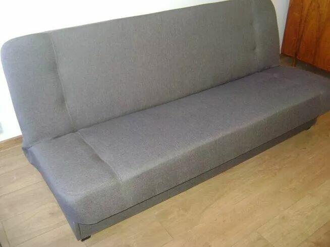 Sprzedam stolik- szklany widoczny na fotce + 2 pufki -280zl