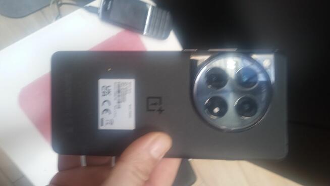 One plus 12 na gwarancji