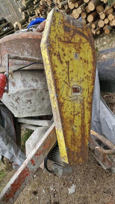 Sprzedam sprawną betoniarkę.