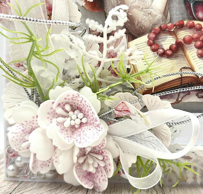 Pamiątka Pierwszej Komunii Świętej. Kartka 3D w torebce.