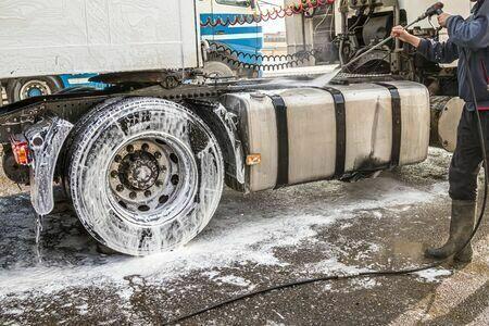 Profesjonalne mycie ciepłą wodą