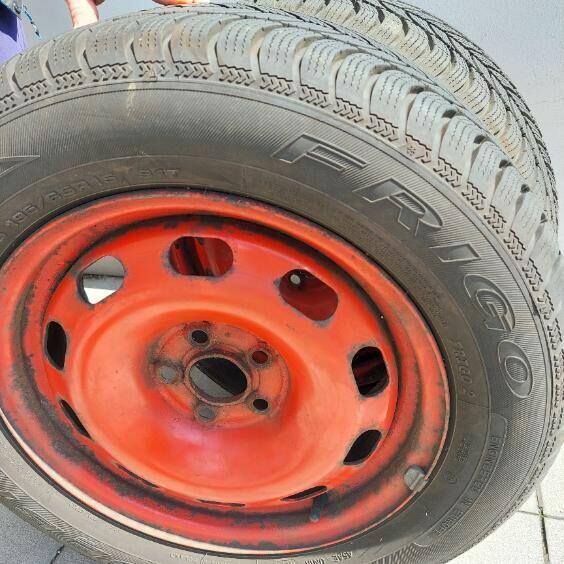 Koła 15 cali stalowe na zimowych oponach 195/65