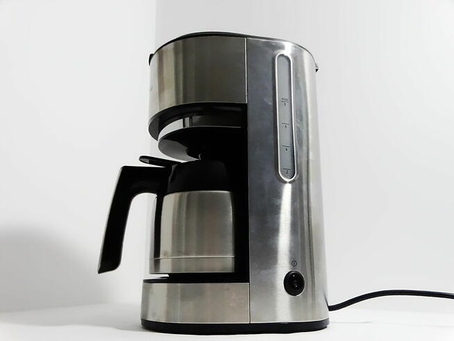 Grundig KM5620T ekspres do kawy z dzbankiem