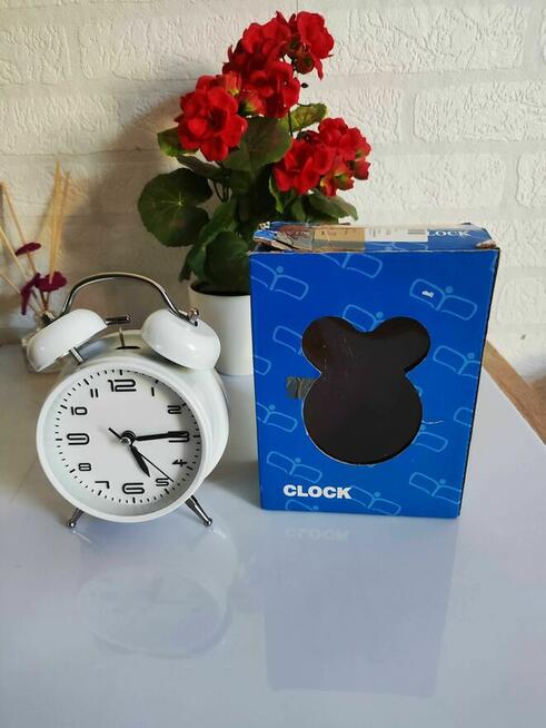 Zegar Biały Budzik Zegarek Retro podświetlany analogowy