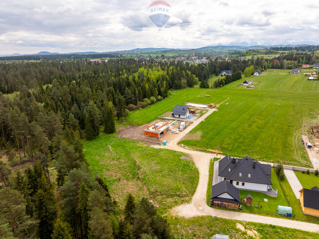 Działka pod lasem