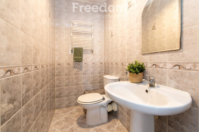 Dom gotowy do zamieszkania – spokojna lokalizacja