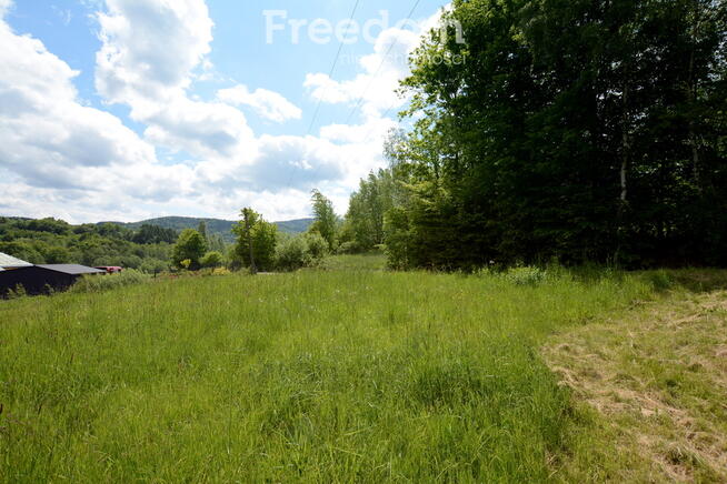 Widokowa działka budowlana przy lesie