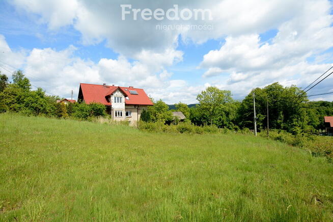Widokowa działka budowlana przy lesie