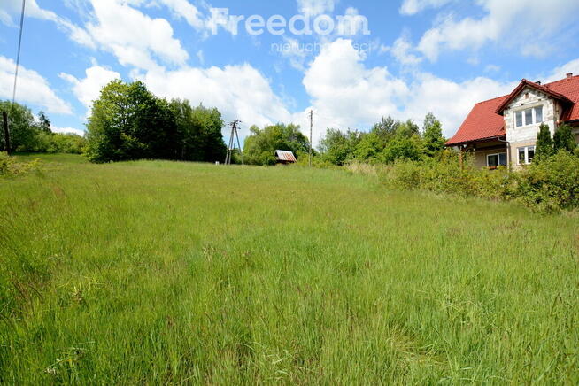 Widokowa działka budowlana przy lesie
