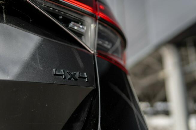 Škoda Superb VAT 23 / Webasto / Hak / Full Asystenci / Canton