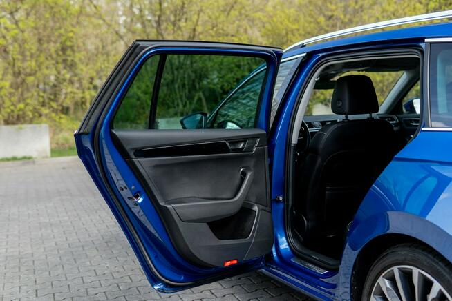 Škoda Superb DCC / VAT 23% / Canton / Asystenci / Hak / Webasto