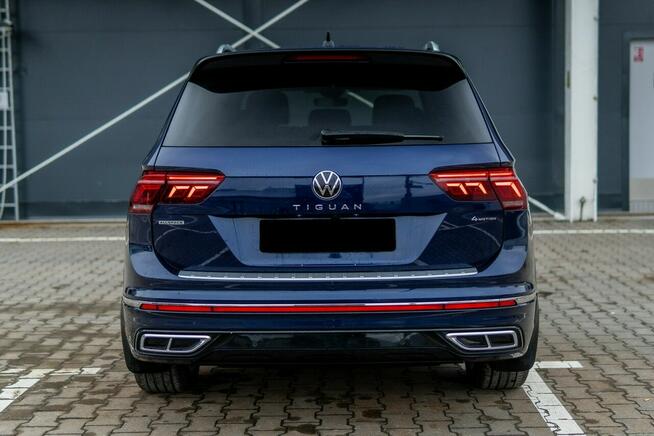 Volkswagen Tiguan Allspace R-line / Full asystenci / Webasto / Hak / 7 miejsc / IQ Lights