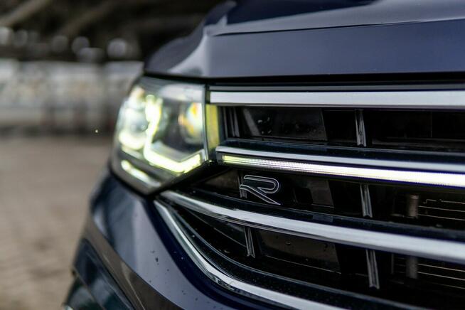 Volkswagen Tiguan Allspace R-line / Full asystenci / Webasto / Hak / 7 miejsc / IQ Lights