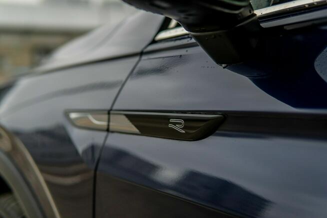 Volkswagen Tiguan Allspace R-line / Full asystenci / Webasto / Hak / 7 miejsc / IQ Lights