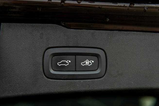 Volvo V60 Cross Country B4 AWD / Harman Kardon / Skóry / VAT 23% / Hak / BLISS / ASO