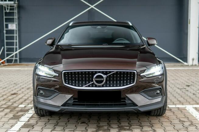 Volvo V60 Cross Country B4 AWD / Harman Kardon / Skóry / VAT 23% / Hak / BLISS / ASO