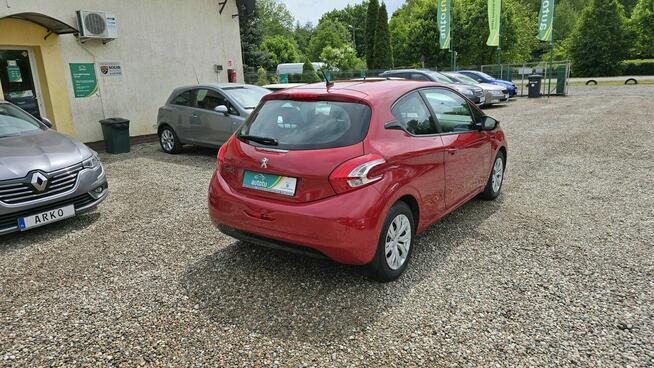 Peugeot 208 navi, PDC