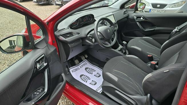 Peugeot 208 navi, PDC