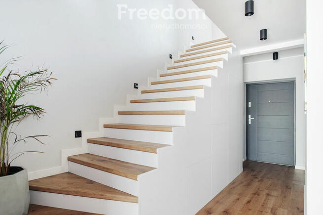 Komfortowy dom szeregowy na Wrzosach po remoncie