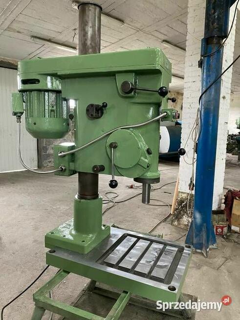 Wiertarka stołowa z posuwem