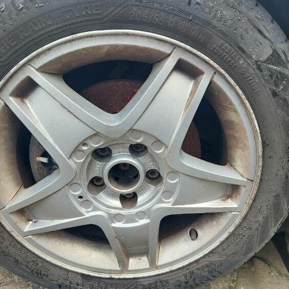 Felgi aluminiowe Seat-gwiazdy 16 cali z oponami