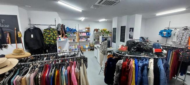 Wynajem lokal handlowy dwu poziomowy 180 m2 Katowice odstepn