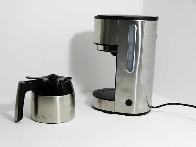 Grundig KM5620T ekspres do kawy z dzbankiem