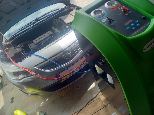 Serwis klimatyzacji samochodowej, nabijanie KLIMY R134