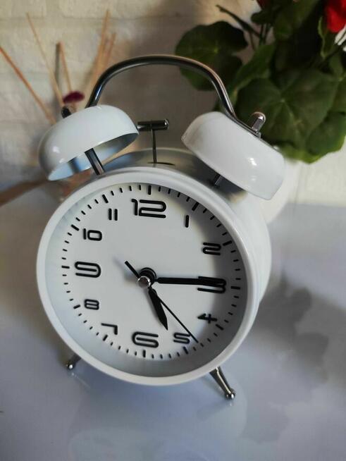 Zegar Biały Budzik Zegarek Retro podświetlany analogowy