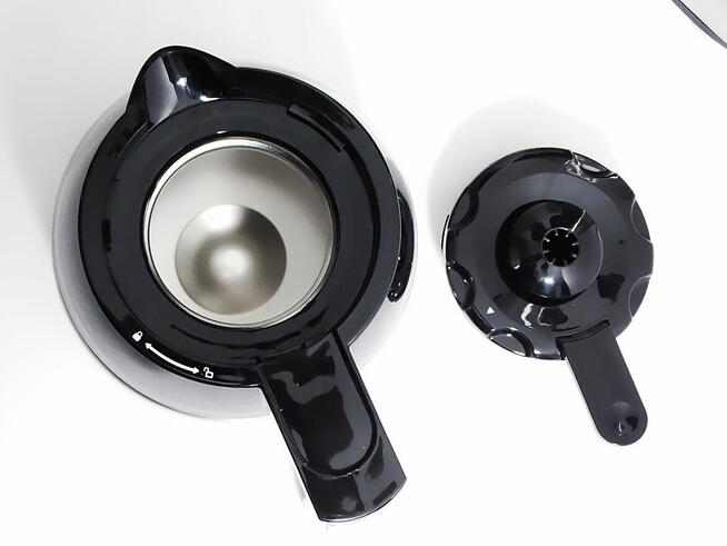 Grundig KM5620T ekspres do kawy z dzbankiem