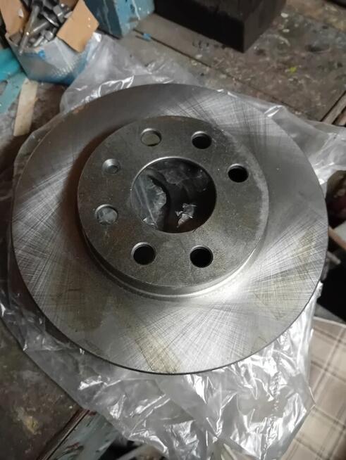 Sprzedam tarcze hamulcowe do Opel Corsa zz zCors
