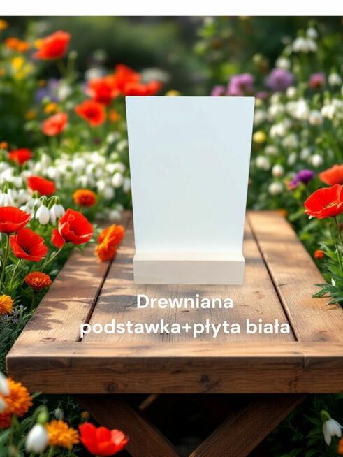Drewniana podstawka pod płytę białą 02