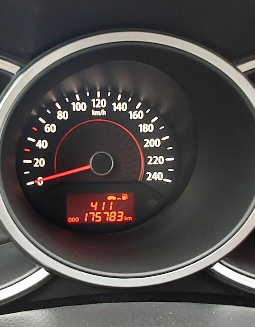 KIA SORENTO 2.4 BENZYNA / 128KW W CIĄGŁEJ EKPLOATACJI