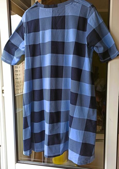 Obszerna sukienka w kratę