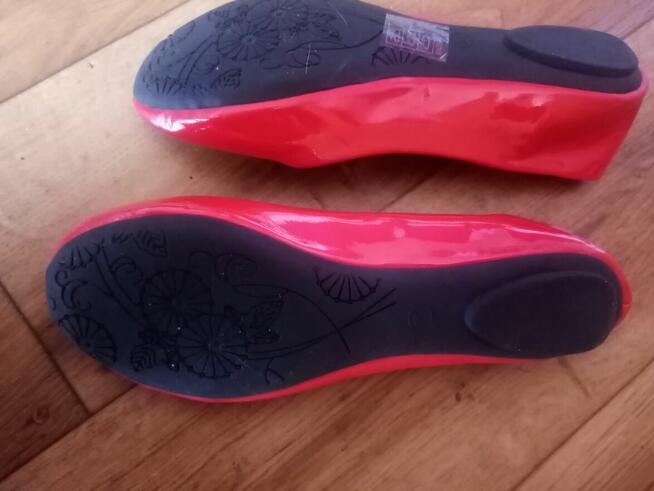 Czerwone damskie baleriny