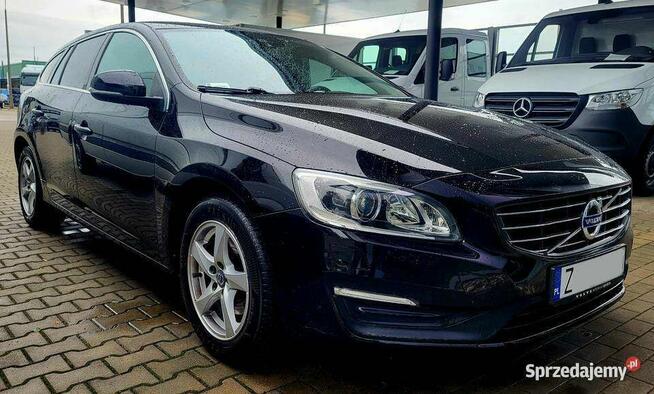 VOLVO V60 2.0 D2 (120 KM) MOMENTUM