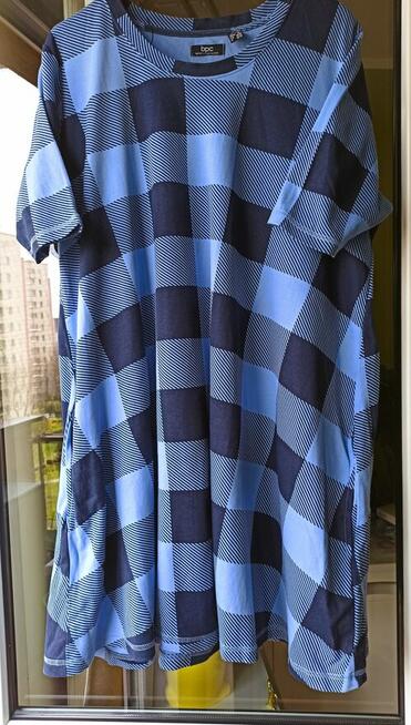 Obszerna sukienka w kratę