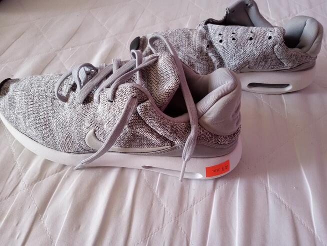 Damskie buty sportowe Nike