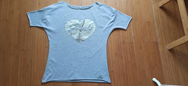 Szary podkoszulek z sercem