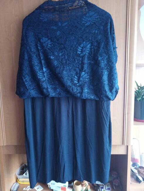 Sukienka wieczorowa granatowa z koronki