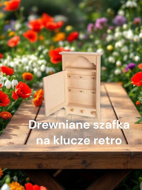 Szafka wisząca na klucze retro